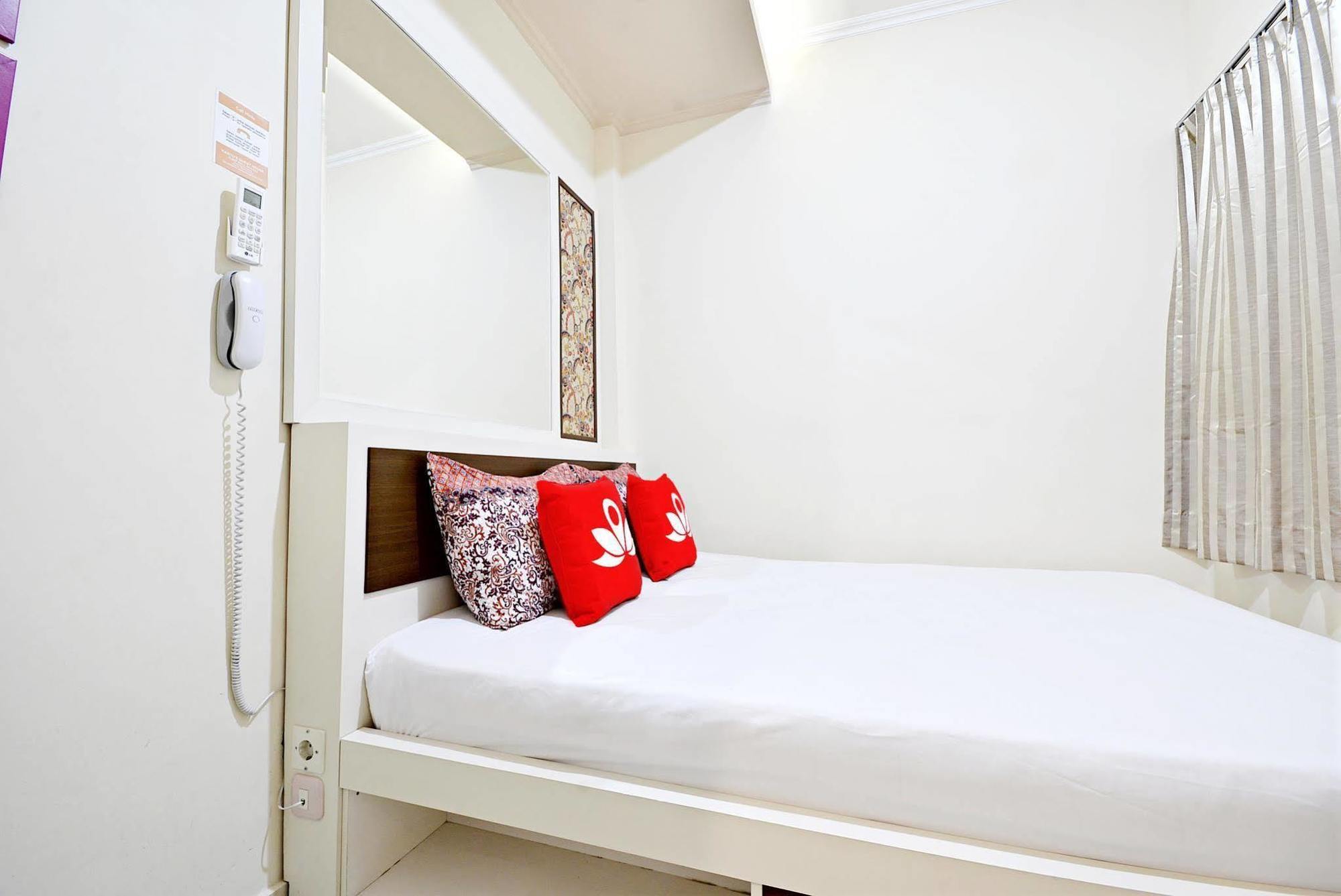 Zen Rooms Cideng Barat Jakarta Eksteriør billede